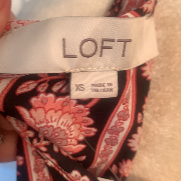 NWT: LOFT Sleeveless Top - Picture 9 of 10